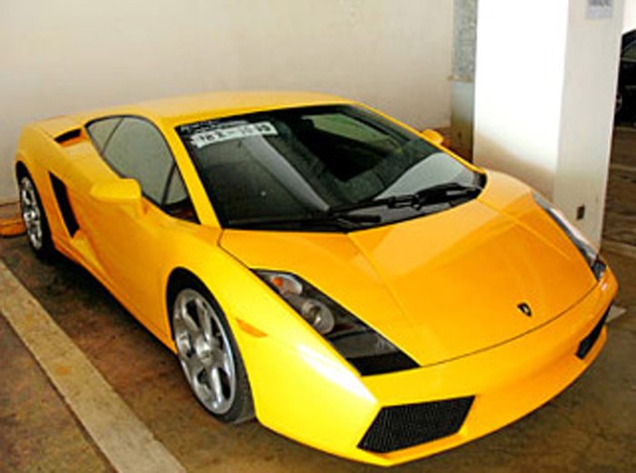 Với mức độ “tốn kém” này, nó đã vinh dự được tạp chí Forbes (Mỹ) bầu vào hàng đầu những con xe nhà giàu tốn xăng nhất.
